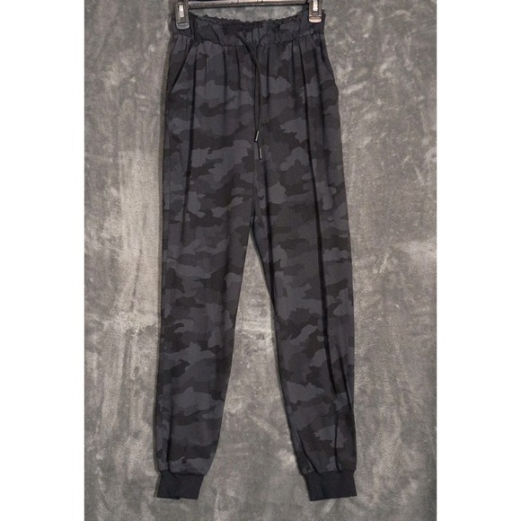 lululemon athletica Pants - Lululemon Jogger Pants Womens 4 Black Heritage Camo High Rise Full Length W5DCTS